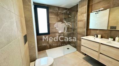 Obra nueva - Semi pareado -
Dolores