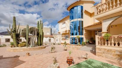 Resale - Villa -
Orihuela Costa - Hurchillo
