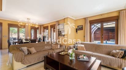 Resale - Villa -
La Aparecida - Orihuela