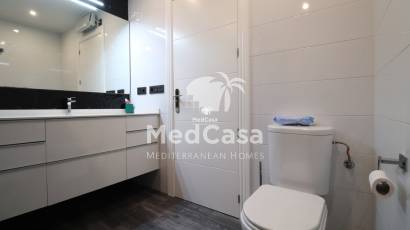 Resale - Townhouse -
Redován - Redovan - Town