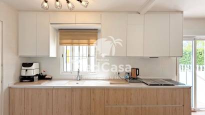 Resale - Villa -
Orihuela Costa - Villamartín