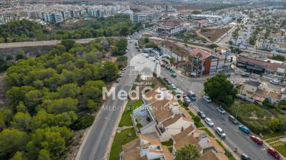 Segunda mano - Apartamento -
Orihuela Costa - Villamartín
