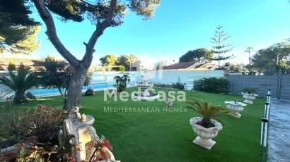 Wiederverkauf - Villa -
Orihuela Costa - Altos de Campoamor