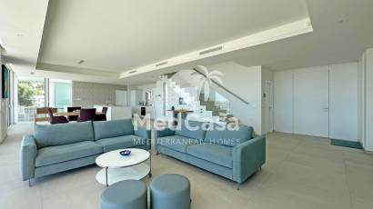 Resale - Villa -
Moraira - Benimeit
