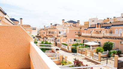 Resale - Townhouse -
Orihuela Costa - Los Dolses
