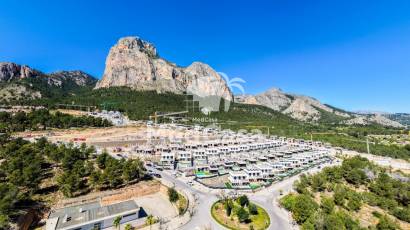 Obra nueva - Villa -
Polop de La Marina
