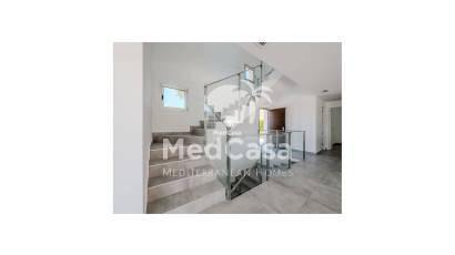 Neubau - Villa -
Golf La Finca