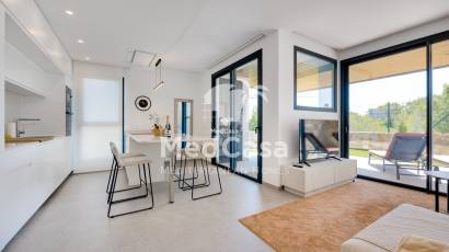 Wiederverkauf - Erdgeschosswohnung -
Golf Las Colinas