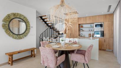 Obra nueva - Semi pareado -
Dolores