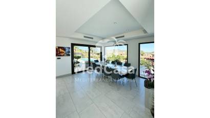 Resale - Villa -
Jávea - Cansalades