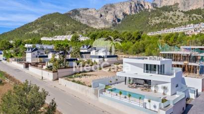 Obra nueva - Villa -
Polop de La Marina