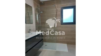 Obra nueva - Semi pareado -
Bigastro