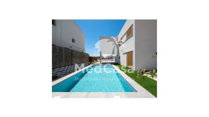 Neubau - Villa -
Golf La Finca