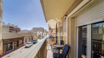 Resale - Apartment -
Guardamar del Segura - Center
