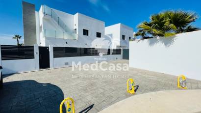 Neubau - Villa -
Torrevieja