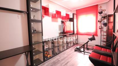 Resale - Townhouse -
Redován - Redovan - Town