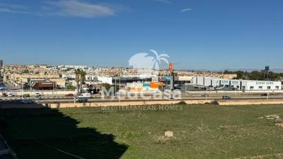 Wiederverkauf - Apartment -
Torrevieja - Punta prima