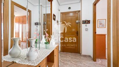 Resale - Apartment -
Guardamar del Segura - CENTRO