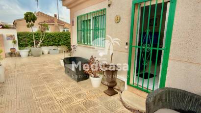 Segunda mano - Villa -
Ciudad Quesada - Rojales