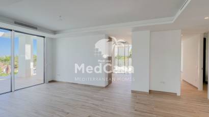 Obra nueva - Villa -
Benissa