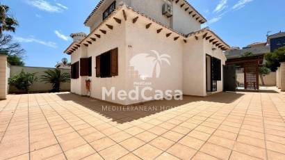 Segunda mano - Villa -
Orihuela Costa - La Zenia