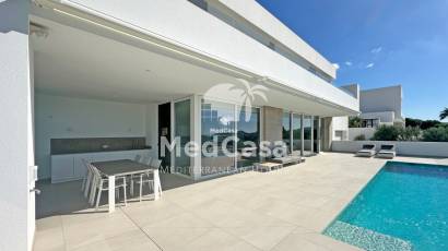 Resale - Villa -
Moraira - Benimeit