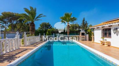 Wiederverkauf - Villa -
Orihuela Costa - Villamartín