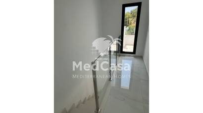 Obra nueva - Semi pareado -
Polop de La Marina