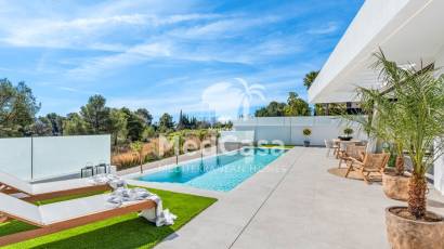 Obra nueva - Villa -
Polop de La Marina