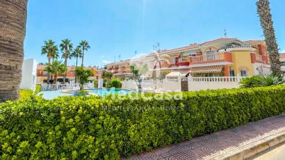 Resale - Townhouse -
Ciudad Quesada - Doña Pepa