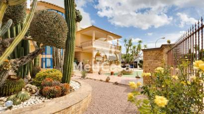 Resale - Villa -
Orihuela Costa - Hurchillo