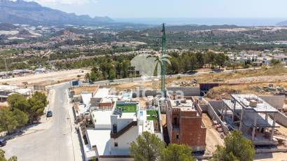 Obra nueva - Villa -
Polop de La Marina