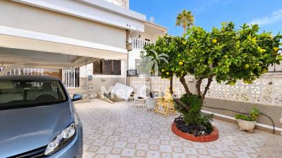Wiederverkauf - Reihenhaus -
Torrevieja