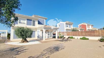 Obra nueva - Villa -
Purias