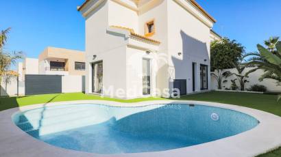 Obra nueva - Villa -
Orihuela Costa