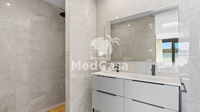 Obra nueva - Villa -
Polop de La Marina