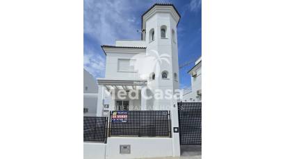 Segunda mano - Villa -
San Fulgencio - Urbanización La Marina