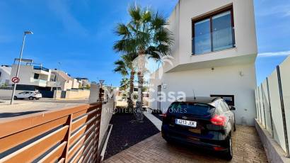 Resale - Villa -
Benijofar