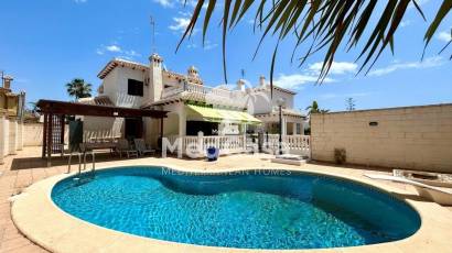 Segunda mano - Villa -
Orihuela Costa - La Zenia