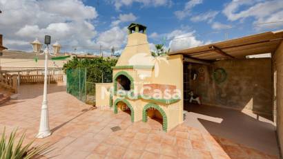 Resale - Villa -
Orihuela Costa - Hurchillo