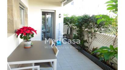 Segunda mano - Apartamento planta baja -
Torrevieja