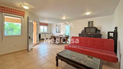 Resale - Villa -
Moraira - Benimeit