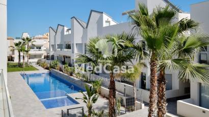 Segunda mano - Apartamento planta baja -
Torrevieja