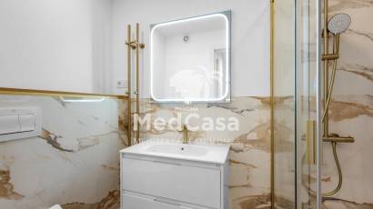 Wiederverkauf - Apartment -
Torrevieja - Punta prima