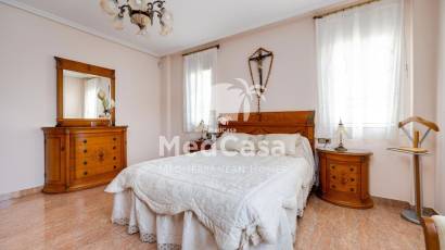 Resale - Villa -
Orihuela Costa - Hurchillo