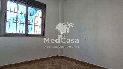Resale - Ground floor apartment -
Formentera del Segura