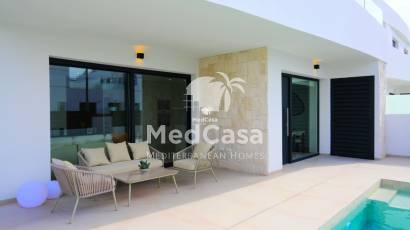 Obra nueva - Semi pareado -
Dolores