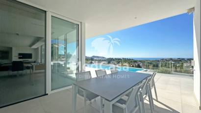 Resale - Villa -
Moraira - Benimeit