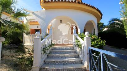 Resale - Villa -
Mil Palmeras