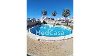 Segunda mano - Adosado esquina -
Orihuela Costa - Villamartín